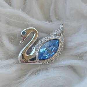 Swarovski Crystal Swan Pin- Excellent Condition